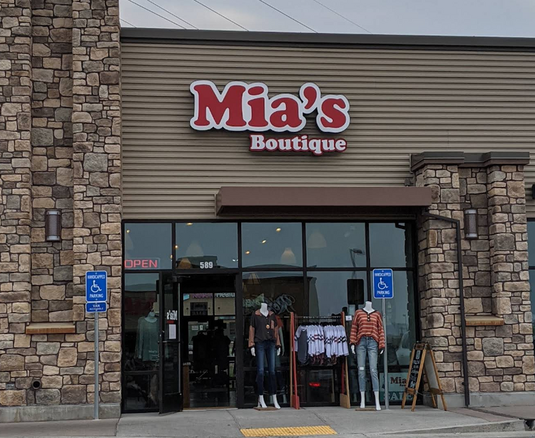 The Mia's Boutique storefront in Spanish Fork, Utah